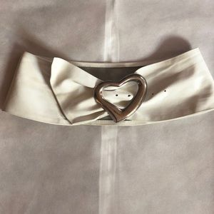 Vintage Moschino white leather belt